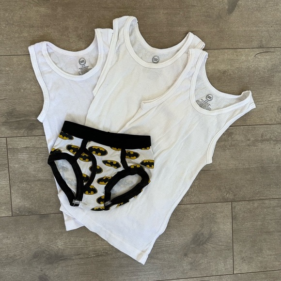 2T/3T Toddler Boy White tank Under Shirts & Batman Undies bundle - Picture 5 of 8